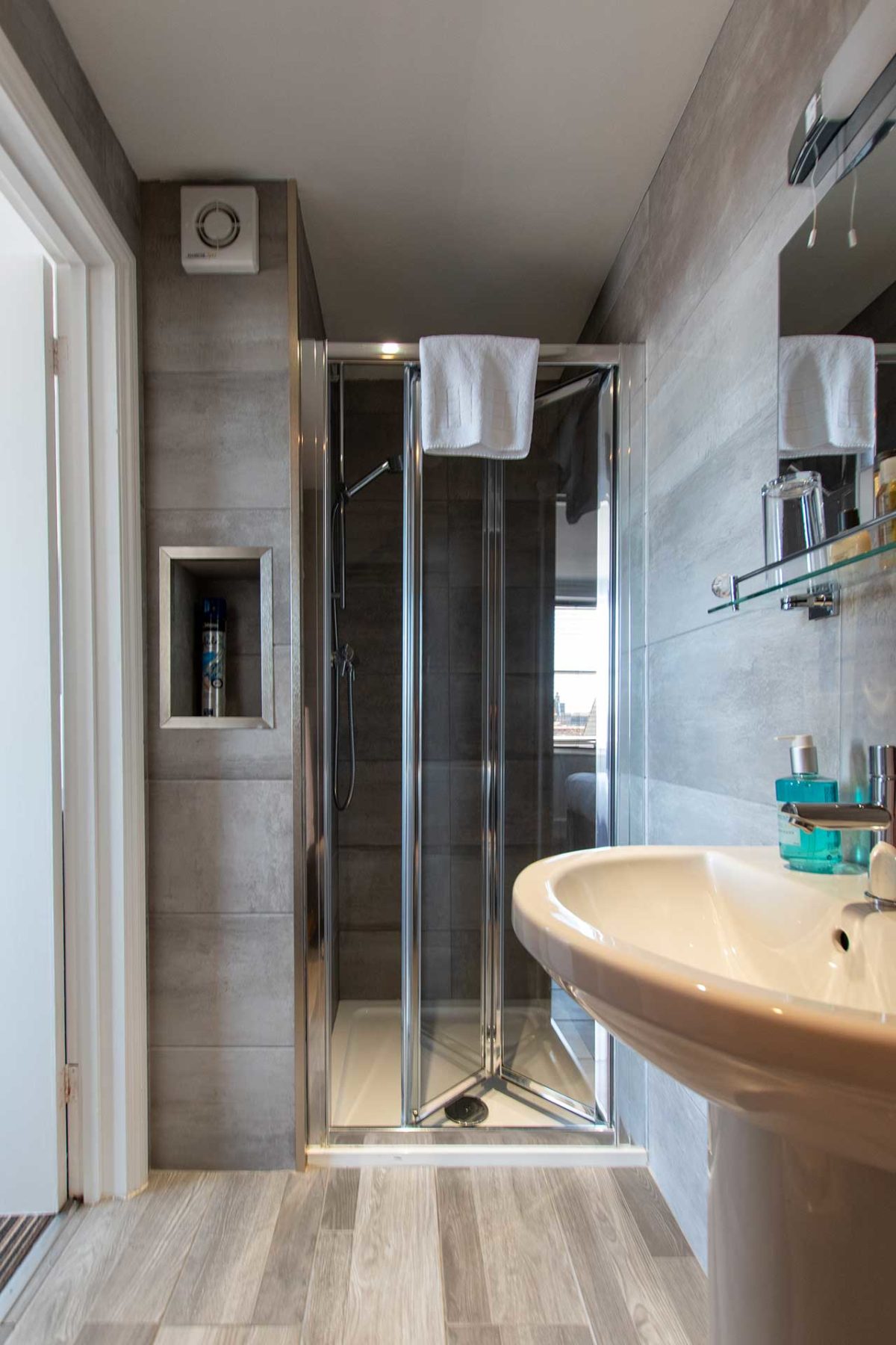 Deluxe Double Bedroom - New Steine Hotel - Brighton